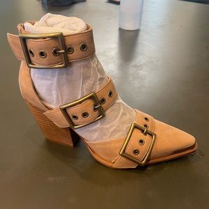 NWT never worn Jeffrey Campbell heels